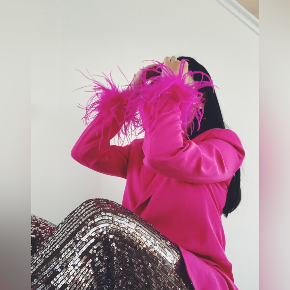Feather cuffs sleeves